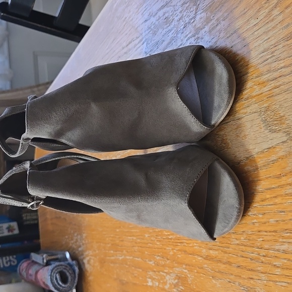 Christian Siriano open toe sandals - Picture 6 of 13